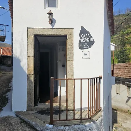 Casa Triangulo *